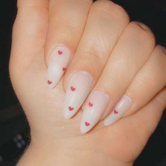 Valentines Day White Almond Red Heart 24 Piece Set Kawaii Nails - Picture 8 of 11